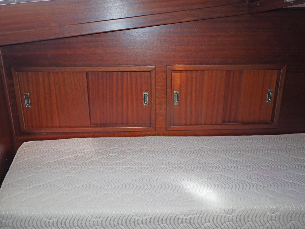 Cabin en avant, H&eacute;bergements